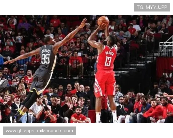 哈登极限出场引发争议，体能负荷管理成舆论焦点