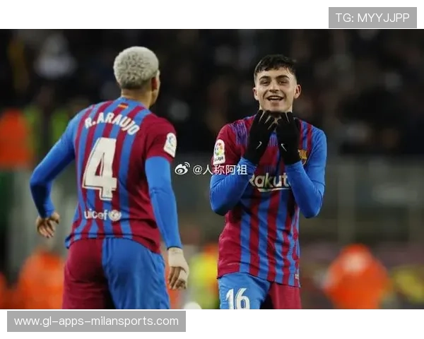 佩德里复出振奋巴萨,中场立刻回春